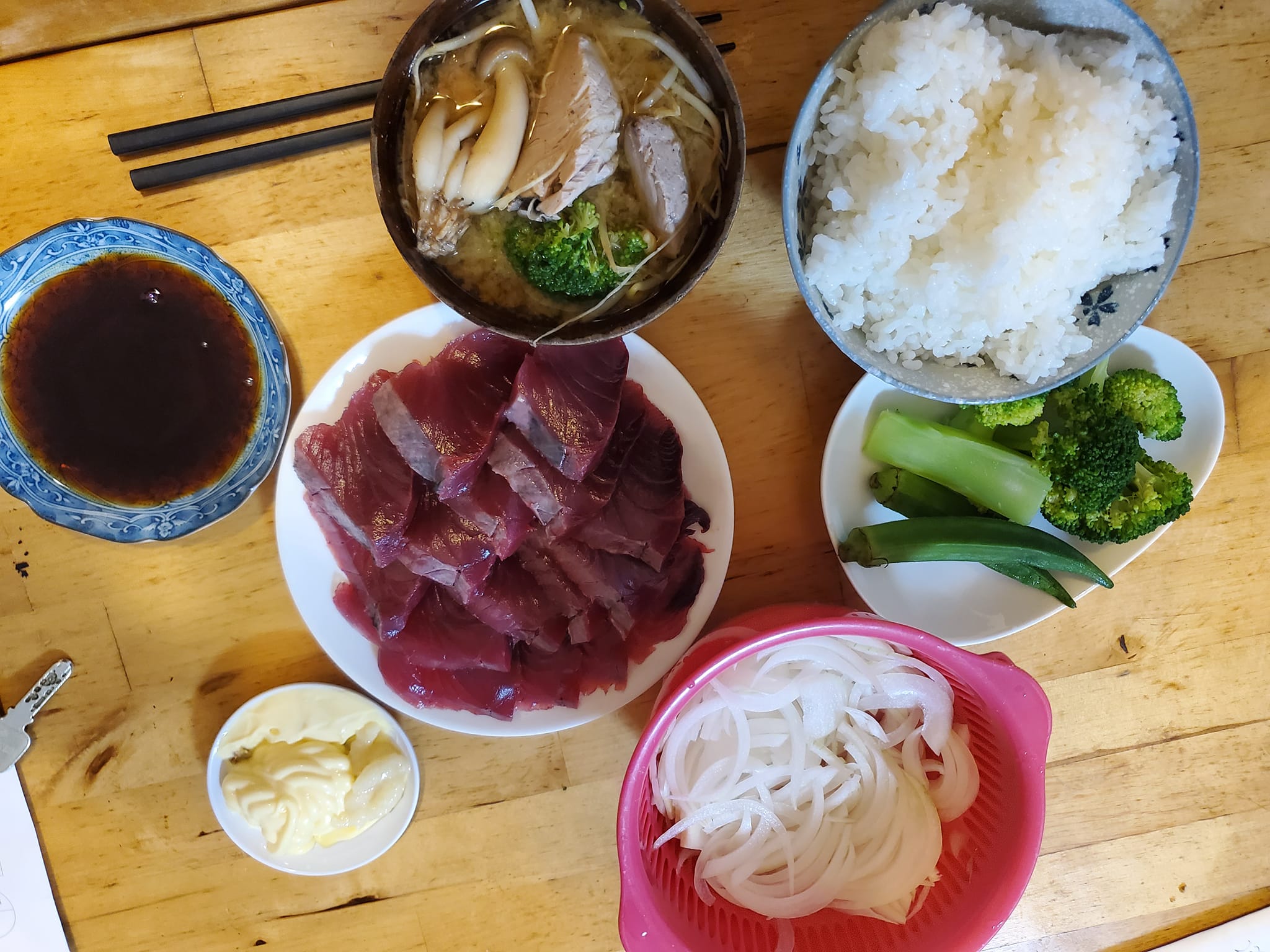 たいそう丸山本船長の同級生がカツオ届けてくれました